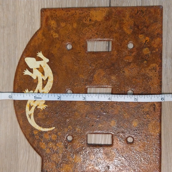 Gecko Light Switch Plate - Picture 3 of 4